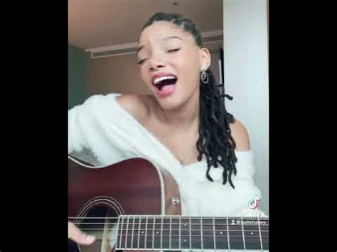 Halle Bailey singing on Tiktok - YouTube