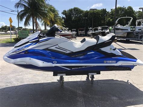 2022 Yamaha Waverunners FX Cruiser® HO | Riva Motorsports Miami