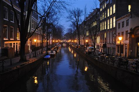 Our Favorite, Foodiest Canal Cruises in Amsterdam