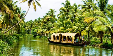 10 Best Places to Visit in Kerala | Read Scoops