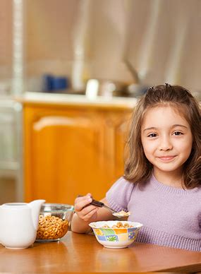 Nestlé® HONEY CHEERIOS® Breakfast Cereal | عائلة نستله