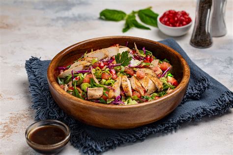 Lebanese Fattoush with chicken - Diet Cafe