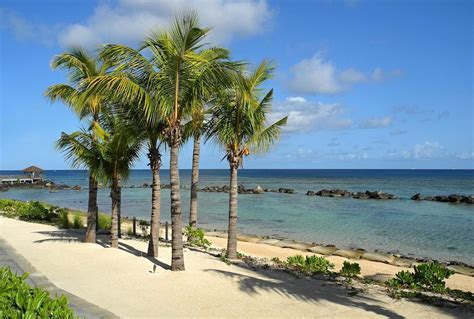 8 Top Beach Resorts in Mauritius: Find Your Flawless Accommodation!