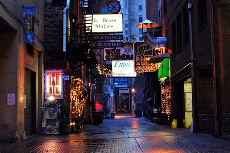 What’s Happening In Printer’s Alley? | Downtown Nashville