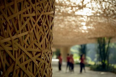 Light bamboo architecture introduces the magic of an open-air theatre ...