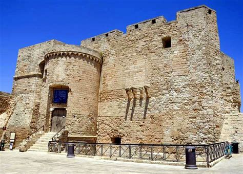 Castello di Monopoli, Puglia