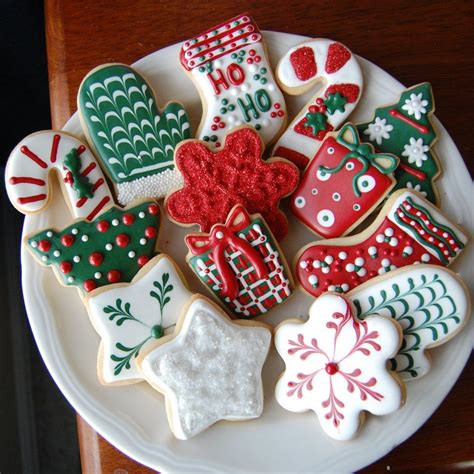 Christmas Cookies Royal Icing | Christmas sugar cookies, Christmas cookies decorated, Royal ...