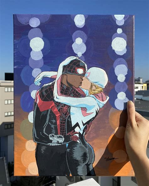 Painted an panel of Miles and Gwen kissing : r/Spiderman