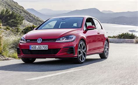 GALLERY: 2017 Volkswagen Golf Mk7 facelift – GTI, GTD, Golf Variant and 1.5 TSI play it up for ...