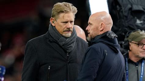 Schmeichel says Man Utd trio 'confused' by Ten Hag tactics as fans ...