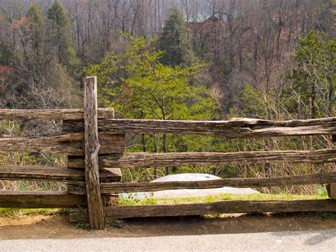 Rustic Fence | This nice old fence was all that kept one fro… | Flickr