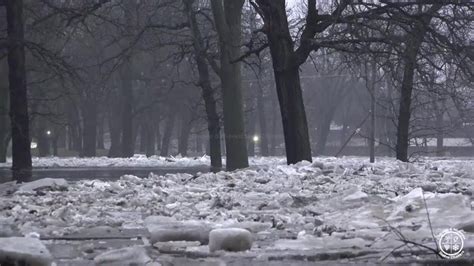 Some evacuated along Kankakee River in Illinois due to ice floe melts ...