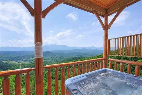 Mountain-View Cabin | Sevierville, Tennessee | Glamping Hub