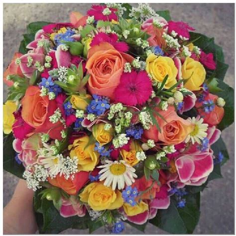 Blumenparadies Andreas | Chocolate flowers bouquet, Large floral arrangements, Tropical floral ...