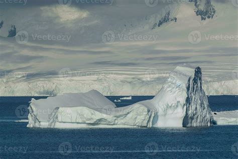 Floating ice, near the Antarctic Peninsula. 26209440 Stock Photo at ...