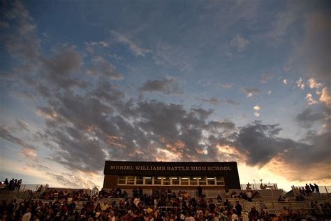 Local high school football teams play in home openers | | columbiamissourian.com
