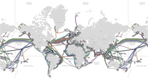 Internet, una red de cientos de cables submarinos