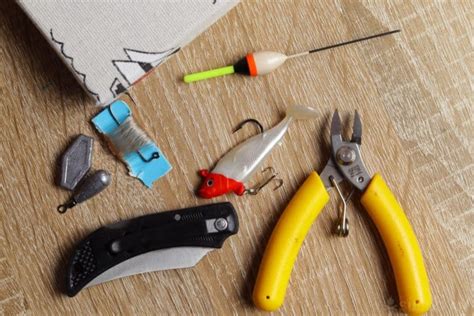 8 Ways To Make Fishing Hooks