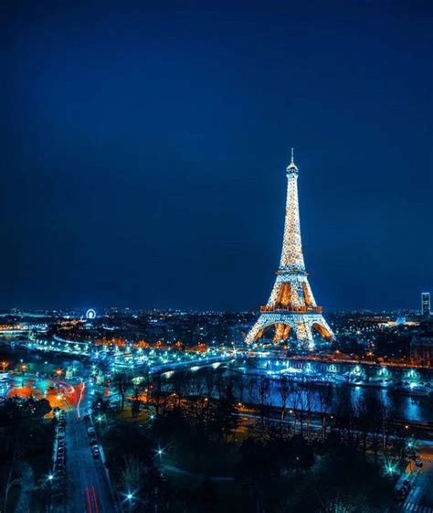 Pin by Araya BTS on Paris | Eiffel tower, Paris city, Tour eiffel