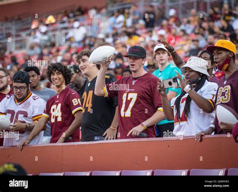 Washington commanders fans hi-res stock photography and images - Alamy