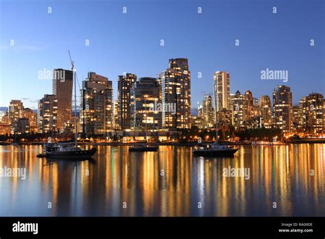 A Sunset view of the Vancouver skyline Stock Photo - Alamy