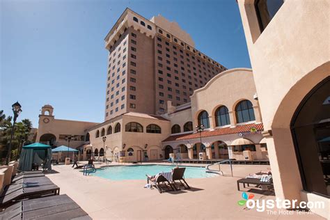 Harrah’s Laughlin - The Adult Pool at the Harrah's Laughlin | Oyster ...