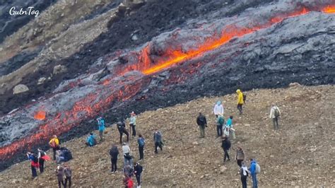 BASALTIC LAVA STRAIGHT FROM THE MANTLE pumps through the valleys of ...