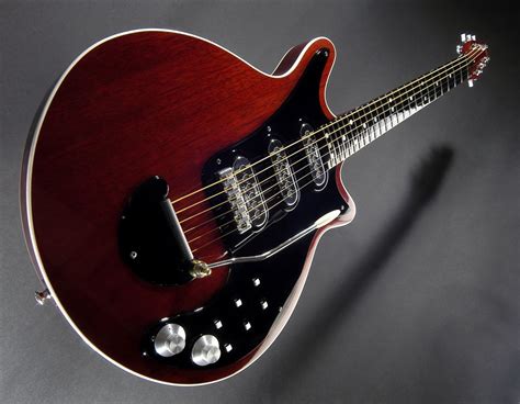 guitar review: Brian May's Red special