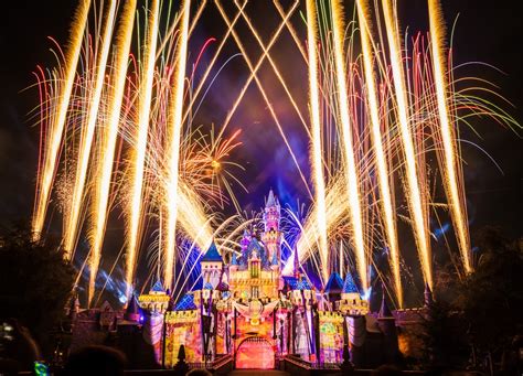 Where to Watch Disneyland Fireworks: Best & Worst Viewing Areas - showbizztoday