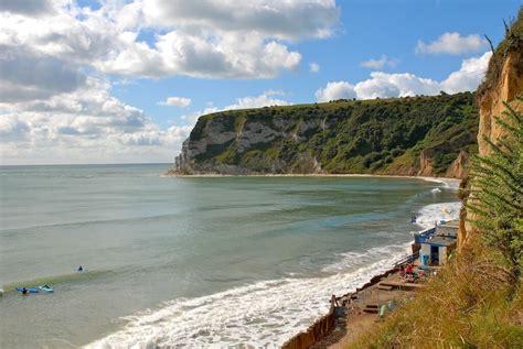 Whitecliff Bay Beach, Bembridge holiday homes: holiday houses & more | Bookabach