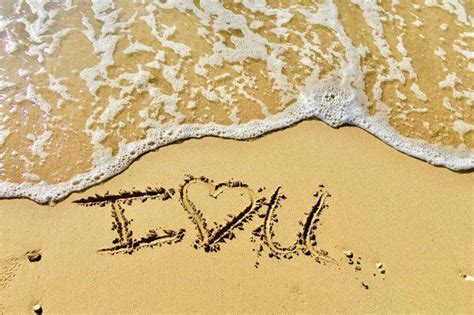 29 Beach Love Quotes - The Best Romantic Beach Quotes - Words Inspiration