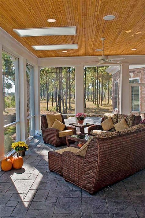 30+ Fabulous Screened-In Porch Ideas Boasting Woodsy Views | Sunroom ...