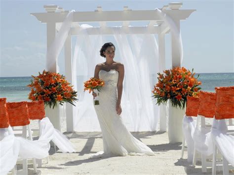 Grand Palladium Kantenah Wedding - Modern Destination Weddings