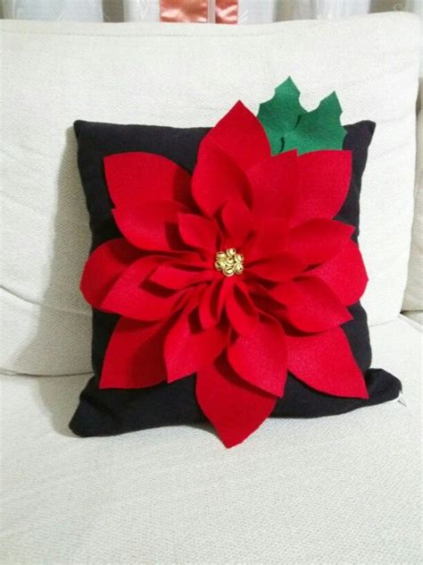 Cojin nochebuena .jv. Christmas Sewing, Christmas Joy, Xmas, Christmas Decorations, Decor Ideas ...