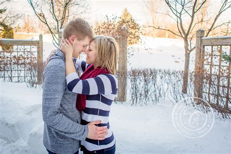 Centennial Lakes Park Engagement Photos | Carina Photographics