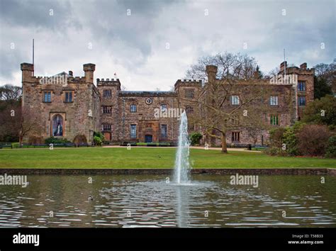 Burnley towneley hall gardens hi-res stock photography and images - Alamy