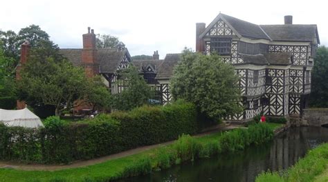 Little Moreton Hall: Tudor Charm In A Crooked House