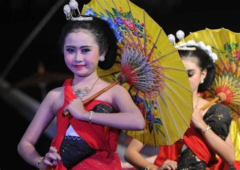 25 Tarian Tradisional Dari Jawa Tengah yang Sangat Populer - Mediasiana.com - Media Pembelajaran ...