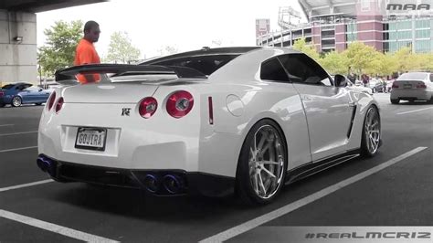 Tuned Nissan GTR R35 - Stunning - YouTube