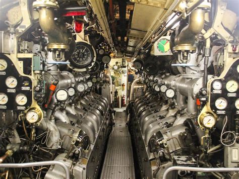 A photo tour of the Oberon-class HMAS Ovens submarine (pictures) | Submarine pictures ...