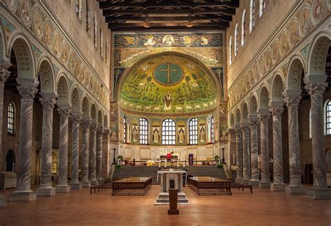 Inside The Basilica of Sant' Apollinare Nuovo in Ravenna, Italy ...