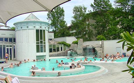 Kur und Therapie in Bad Krozingen: Vita Classica Therme Thermalbad Wellness Massage Sauna