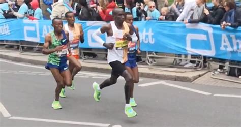 How to Run Like ELIUD KIPCHOGE - Running Technique Analysis