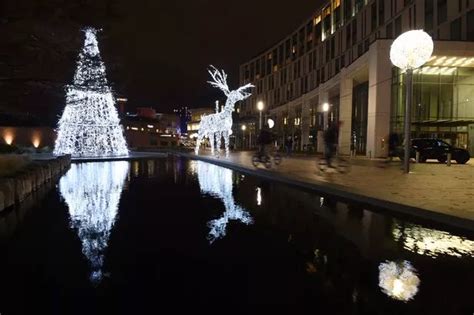 Liverpool sparkles as Christmas lights come on across the city - Liverpool Echo