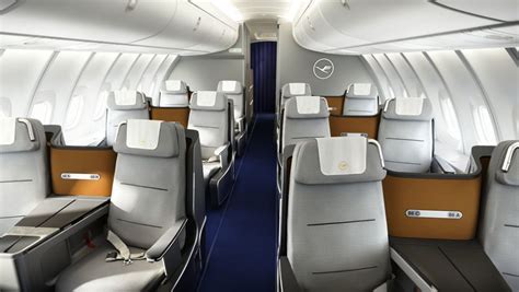 Lufthansa Boeing 747-8 business class (New York JFK-Frankfurt ...