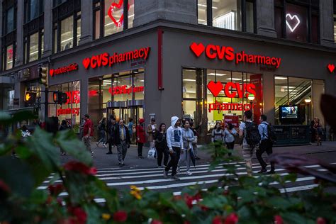 CVS Pharmacy Institutes Face Covering Policy at All Locations | The Ritz Herald