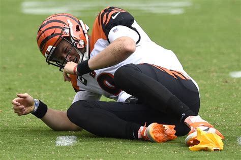 Rookie Cincinnati Bengals QB Joe Burrow expects to miss rest of season with knee injury - UPI.com