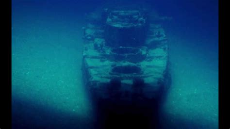 Diorama of the Bismarck resting on the seafloor : r/submechanophobia