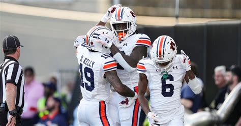 Auburn report card: Boom or bust on O, dominant D in win