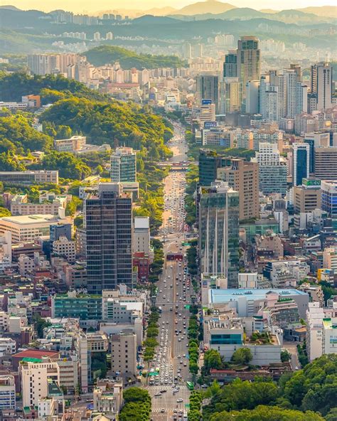 Many hills and mountains across Gangnam District, Seoul, South Korea ...